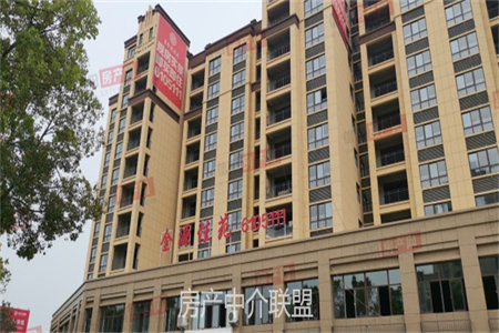 明湖中学附近贵和花园三室两厅一卫精装出售带独立车库